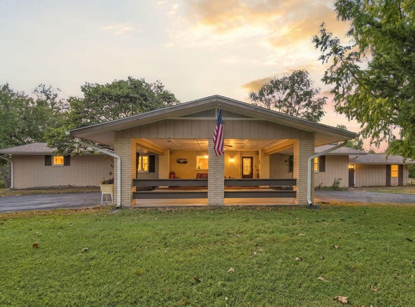 165 Cougar Trail W, Branson, MO 65616