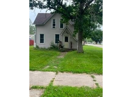 1450 4th Avenue, Windom, MN 56101