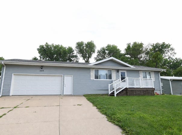 208 St James, Jackson, NE 68743