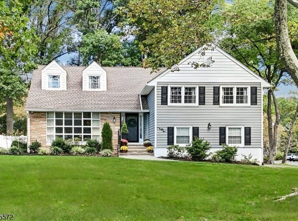 310 Old Grove Rd, Mountainside Boro, NJ 07092-2118