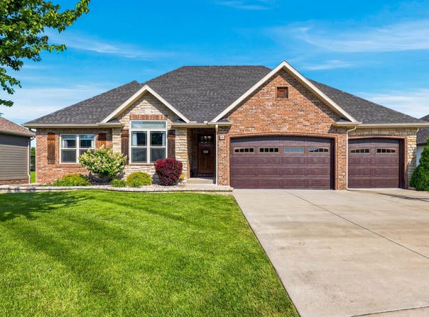 691 N Fox Hill Circle, Nixa, MO 65714