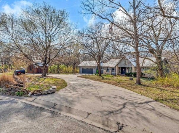 2331 SE Libra AVE, Topeka, KS 66605