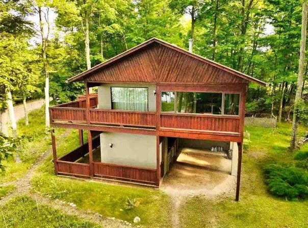 11838 LAKESHORE, CHARLEVOIX, MI 49720-0000