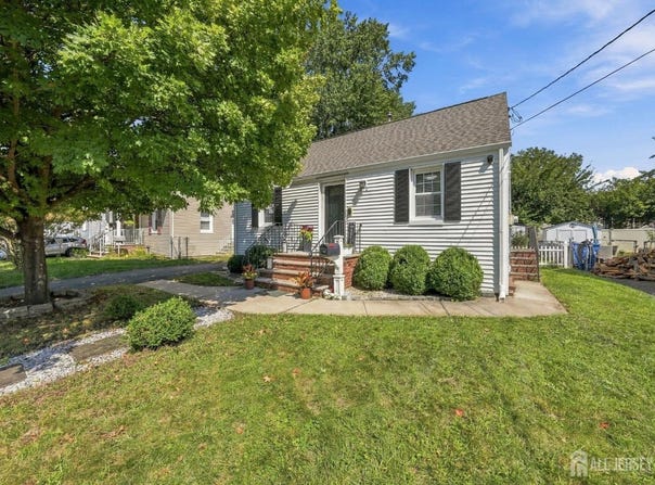 212 Stephenson Avenue, Middlesex, NJ 08846