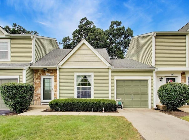 2005 Teton Parkway, Algonquin, IL 60102