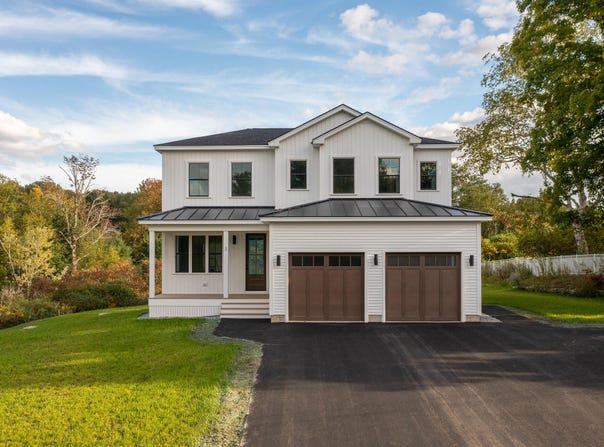 3 Eastern Avenue, Falmouth, ME 04105