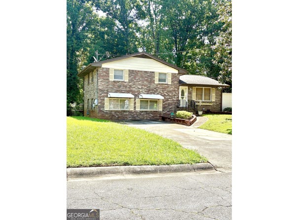 2480 Burton Circle, Morrow, GA 30260