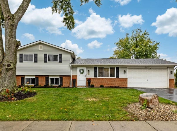 2489 Parlin Drive, Grove City, OH 43123