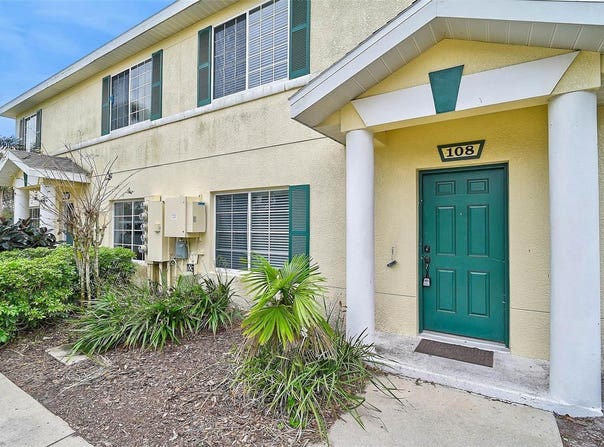 208 CAPE HARBOUR Loop, BRADENTON, FL 34212