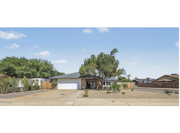 2610 E SYLVIA Street, Phoenix, AZ 85032