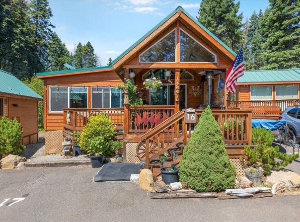 7900 Hyatt Prairie Road, Ashland, OR 97520