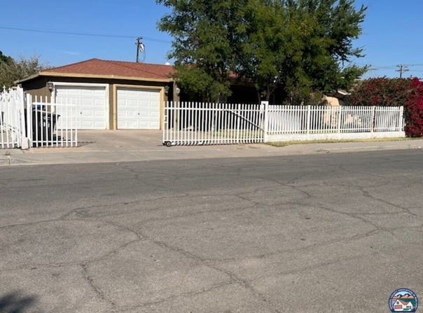 817 E 6th St, Calexico, CA 92231