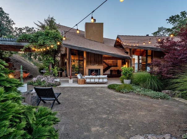 4758 Burke Hill Drive, Ukiah, CA 95482