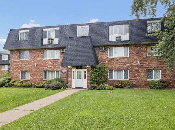 17204 71st Avenue, Tinley Park, IL 60477