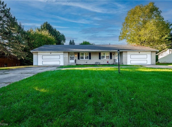 3575 Perry Drive NW, Massillon, OH 44646