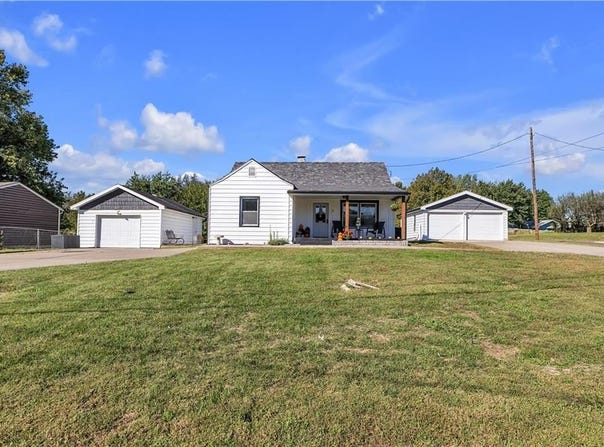 5524 NE Amazonia Road, St Joseph, MO 64505