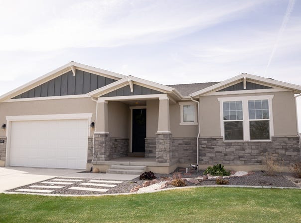 1488 E KELSEY Dr, Eagle Mountain, UT 84005