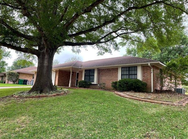 1304 Allison St, Brenham, TX 77833