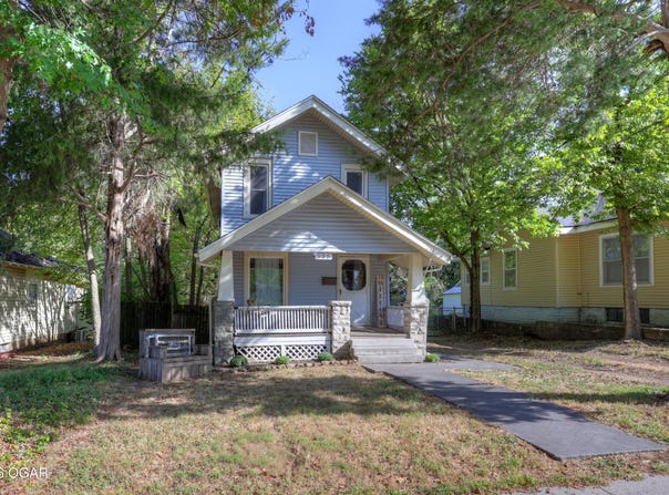525 E Macon Street, Carthage, MO 64836