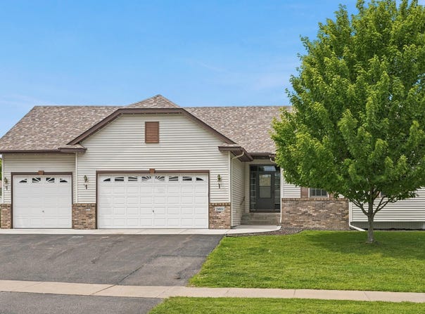 29661 Shoreview Circle, Lindstrom, MN 55045