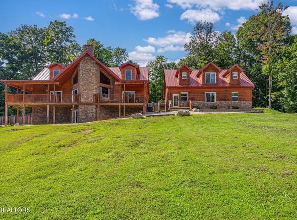 8521 Parker Rd, Corryton, TN 37721