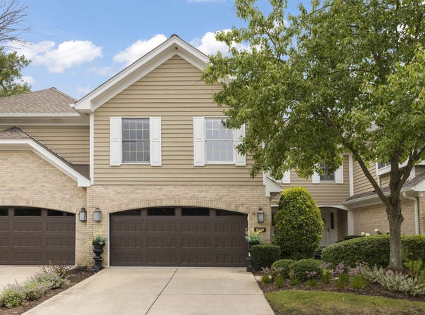11124 Indian Woods Drive, Indian Head Park, IL 60525