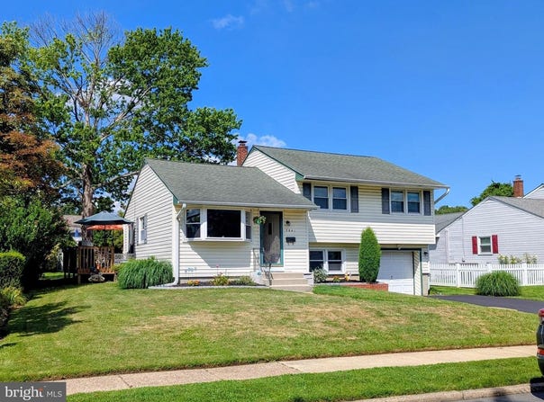 3641 DEEPWATER LN, BROOKHAVEN, PA 19015