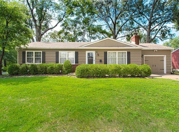 1 W 96TH Terrace, Kansas City, MO 64114