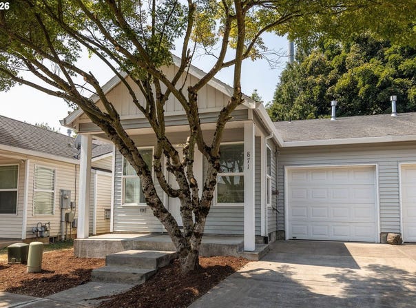 871 SW JUNCTION Pl, Gresham, OR 97080