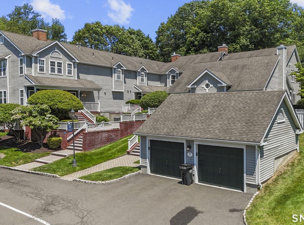 359 Hadley Drive, Trumbull, CT 06611