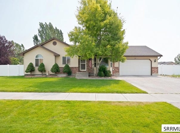 619 S Holladay Circle, Ammon, ID 83406