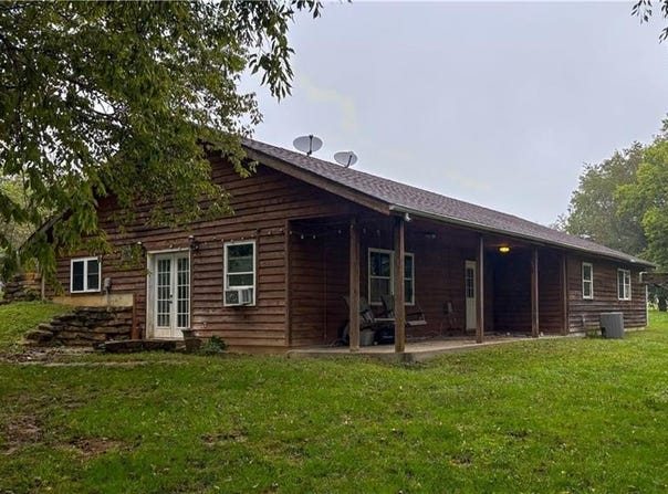 7720 State Route C, Rosendale, MO 64483