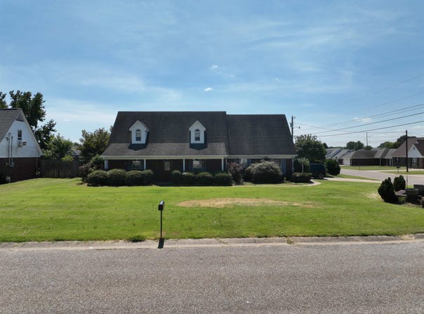 81 WOODCHASE Dr, Brighton, TN 38011