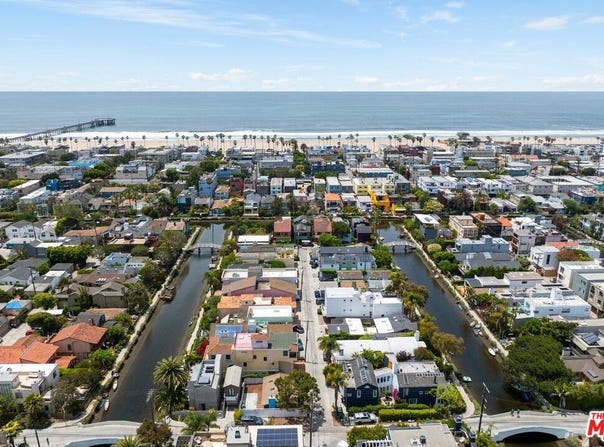 2615 Beach Ave, Venice, CA 90291
