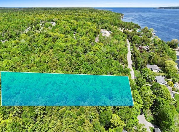 N Duluth Ave, Sturgeon Bay, WI 54235