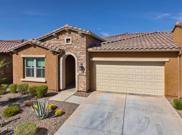 30752 S Sandhurst Lane, Oracle, AZ 85623