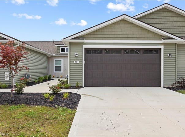 209 Alexander Drive, Elyria, OH 44035