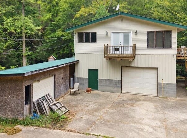 32 Gabriel Circle, Hazard, KY 41701