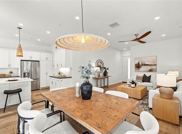 2111 Breakaway, Costa Mesa, CA 92627