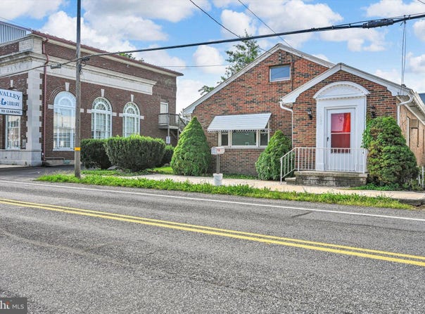 625 E MAIN Street, HEGINS, PA 17938