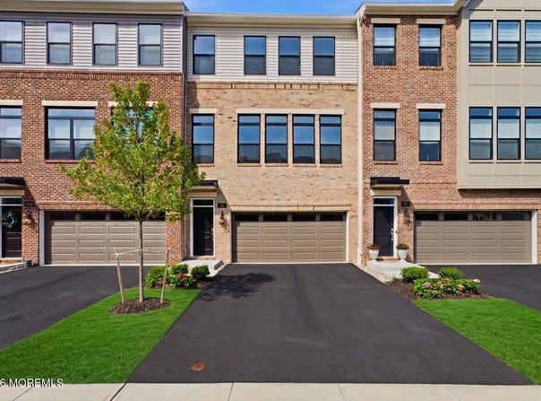 68 Augustus Drive, Middletown, NJ 07748