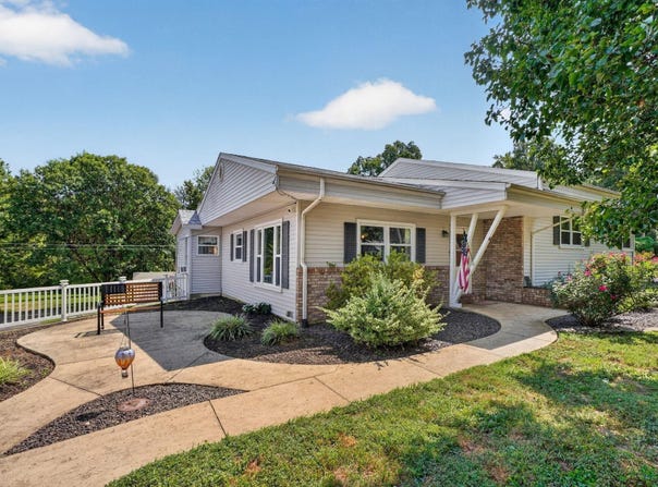 39 Lambert Drive, Mount Carmel, IL 62863