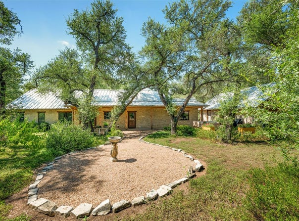 220 Meadowview Dr, Wimberley, TX 78676