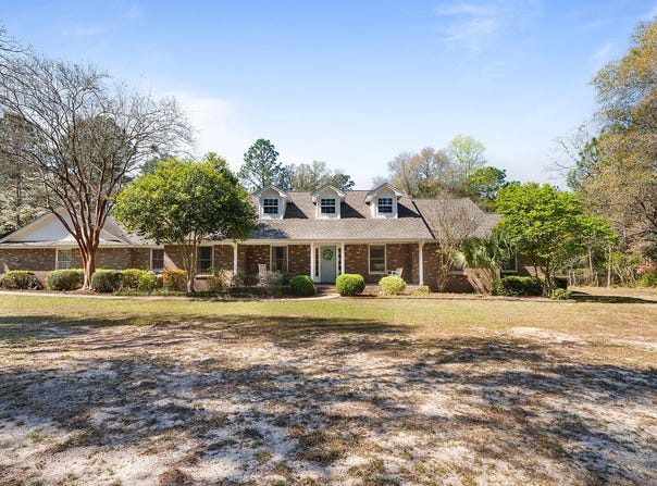 3687 Airport Road, Crestview, FL 32539