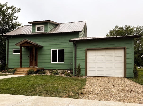 713 Felton Ave, Gregory, SD 57533