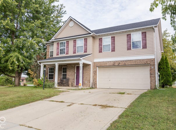608 Rocky Meadow Drive, Greenwood, IN 46143