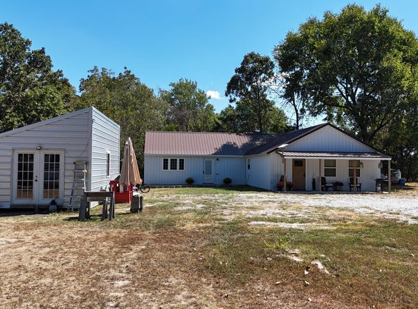 279 Castlegate Drive, Seymour, MO 65746
