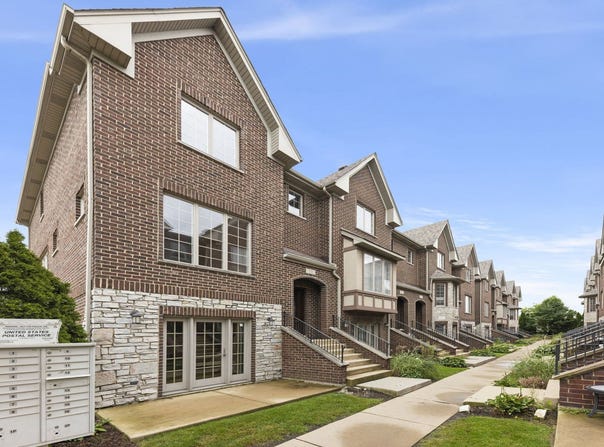 9521 Shields Avenue, Brookfield, IL 60513