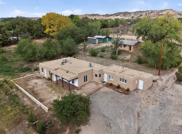 204 El Llano, Espanola, NM 87532