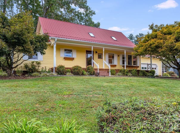 53 Armstrong Road, Etowah, NC 28729